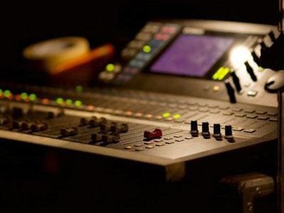Get the List of 5 Essentials for Successful Church Tech