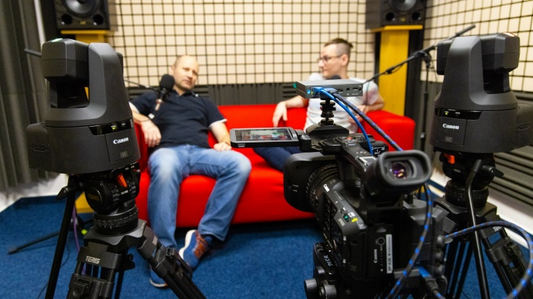 Scalable Canon PTZ Video Workflows for Podcasts, Interviews & Music Studios