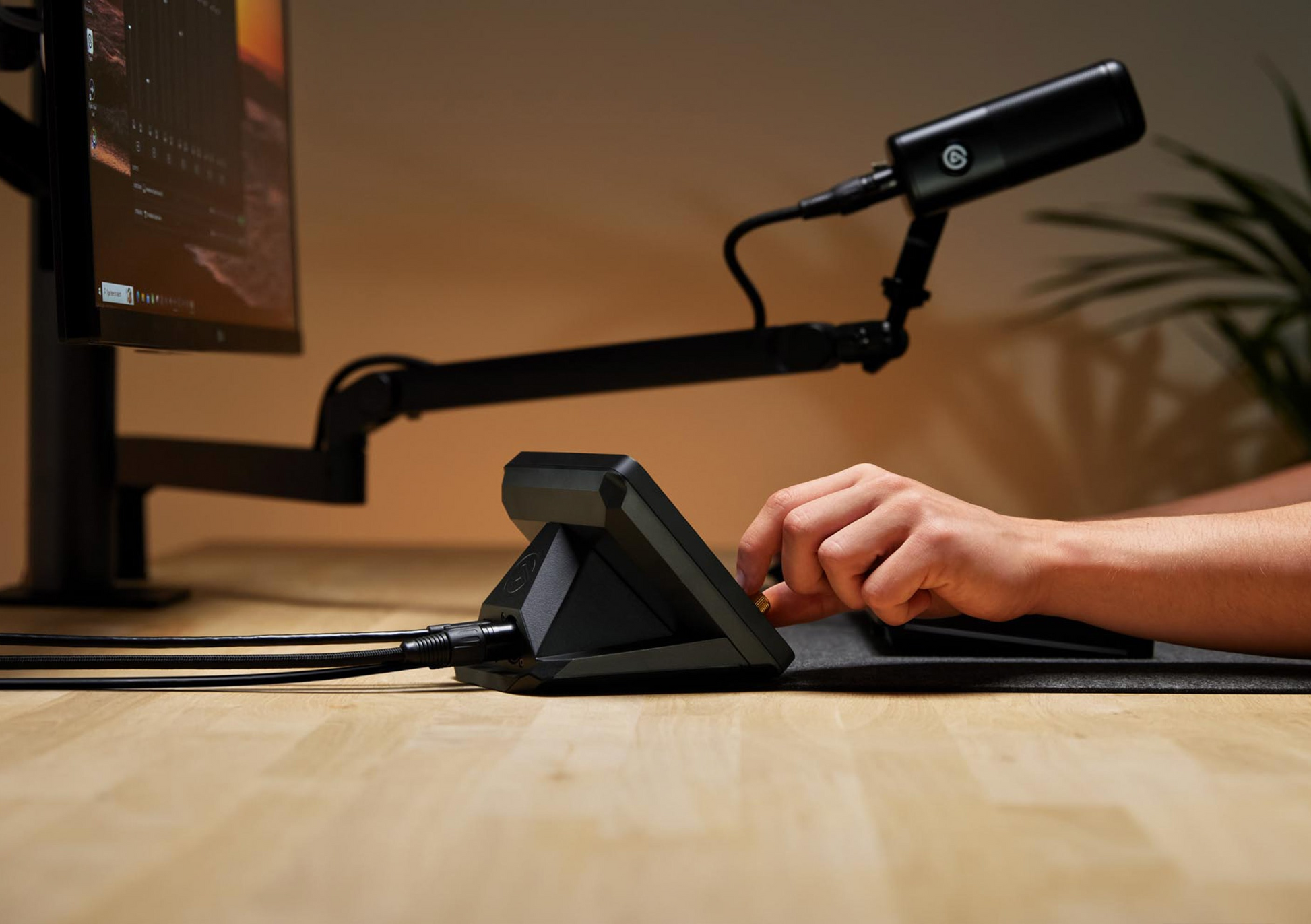 Elgato XLR Dock for Stream Deck +