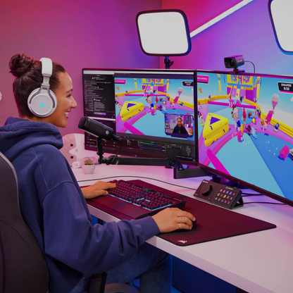 Elgato Wave DX Dynamic Microphone In Use