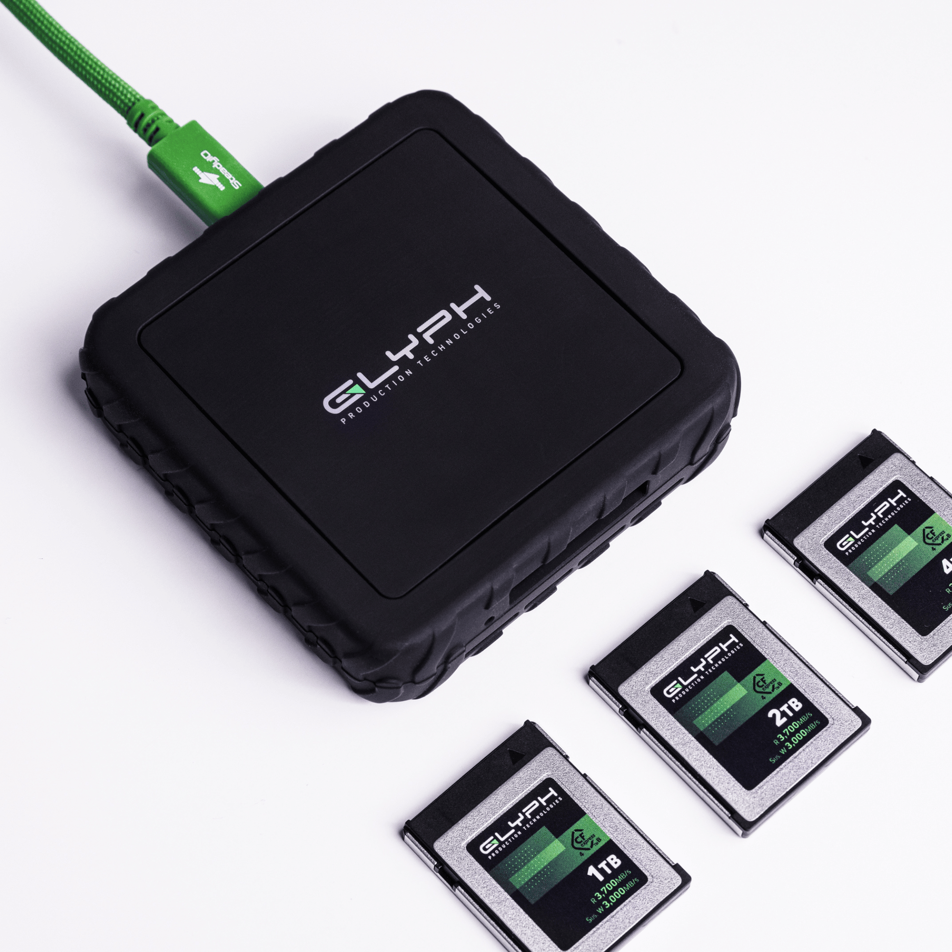 Glyph Capture+ CFexpress Type B USB4 Memory Card Reader with CFexpress memory cards