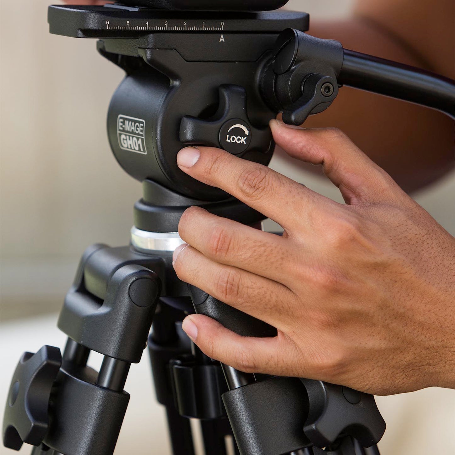 ikan 2-Stage Aluminum 65mm Fluid Head Tripod Kit, 11 lbs Payload (E-Image)