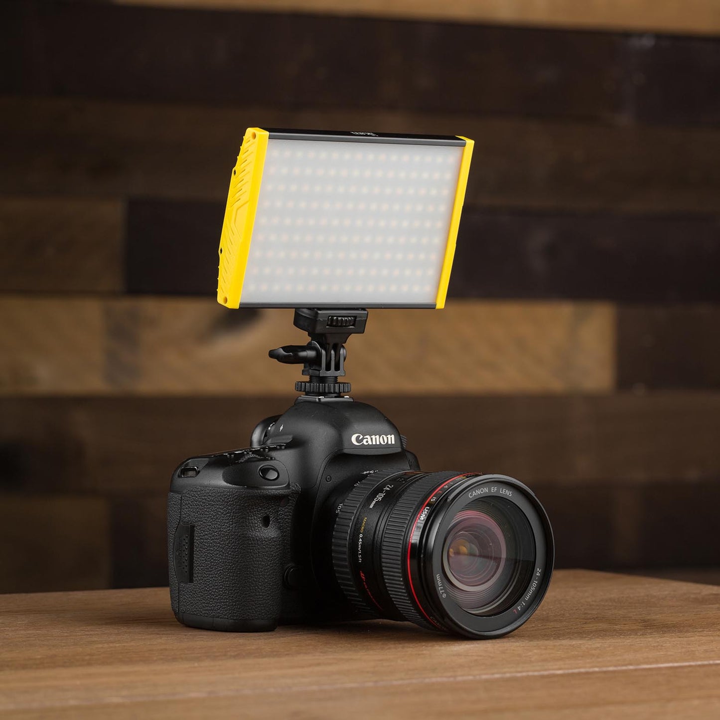 iKan Onyx 15W Bi-Color 3200K-5600K Aluminum On-Camera LED Light